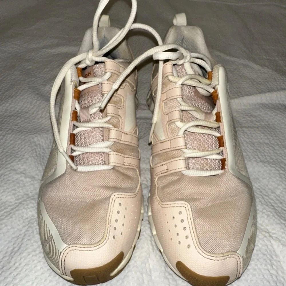 Reebok. Women's ZigWild Trail 6 Shoes Sz Wms 9‎ Soft Ecru